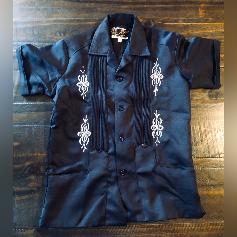 Kids Botton Shirt NWOT